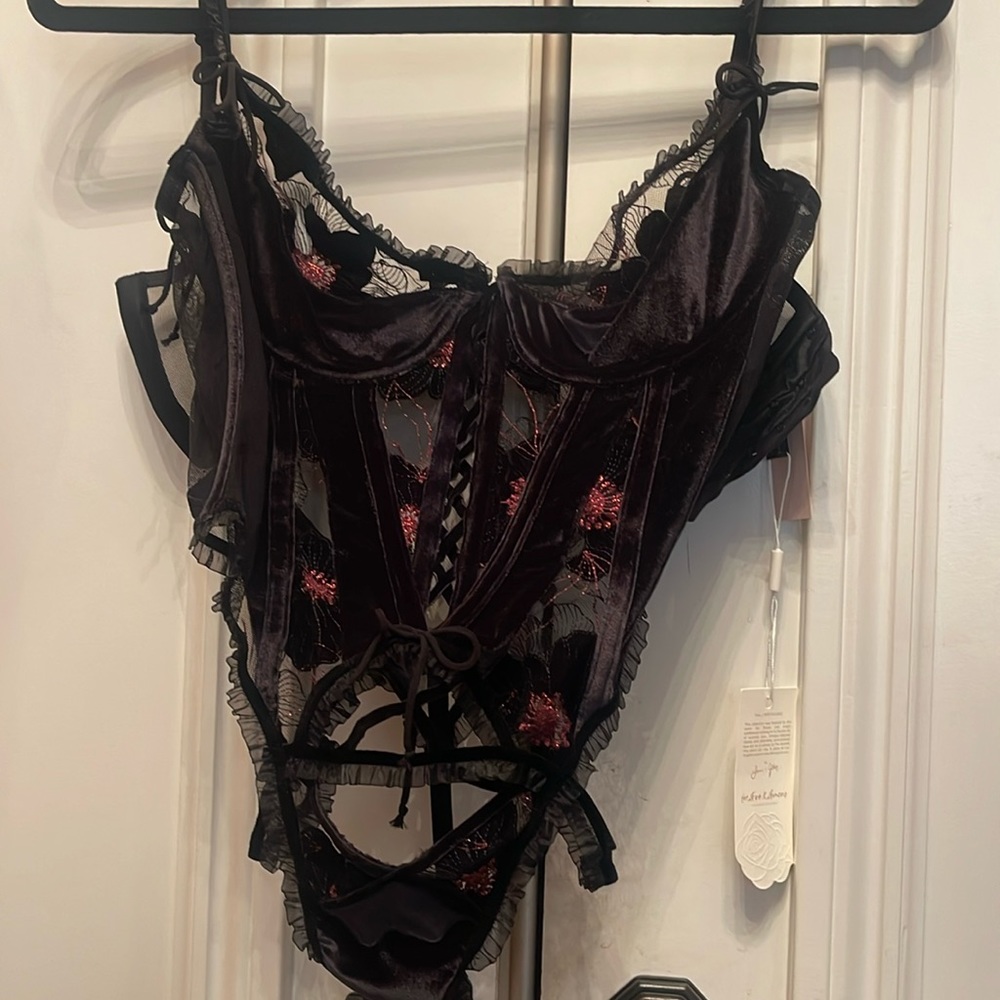 BNWT velvet bodysuit For Love & Lemons